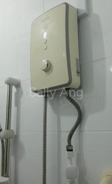 Common Room (HDB) for Rent in  230 Pending Road - Image 6